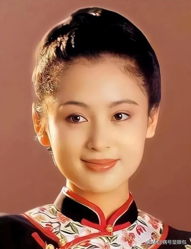 “假戏真做”4位女星	，因太漂亮被导演收入囊中，戏没拍完就怀孕