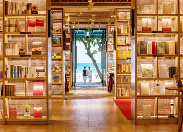 三场大赛嗨到年底！跟着冲浪赛游万宁，在暖冬里重温夏日