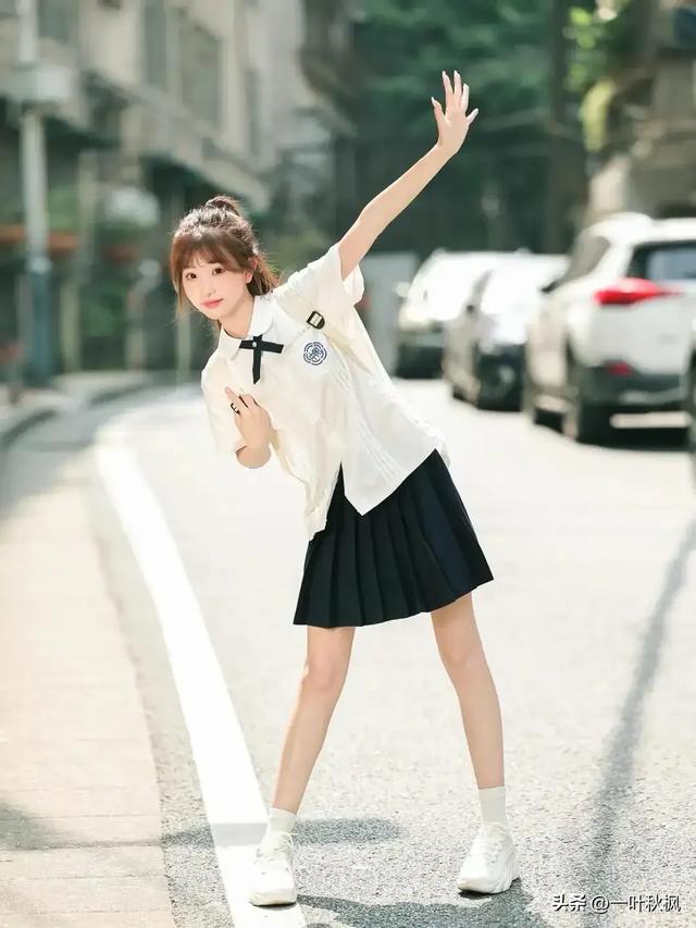 甘肃兰州一校花,楚楚动人,倾国倾城,这气质堪称校园天花板