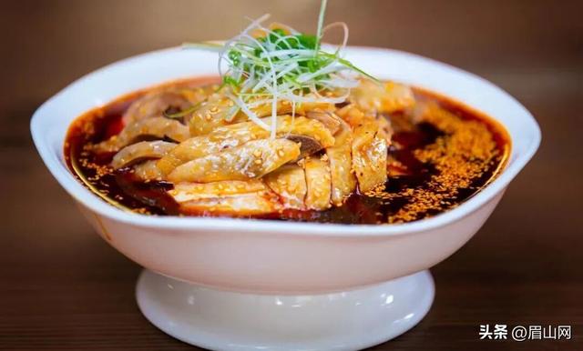 瓦屋山看雪、水街穿越、湖畔篝火……很难不爱眉山的元旦