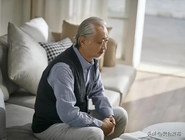 高血压与穿袜子有关？医生强调：穿袜子时，要多留意这3点！