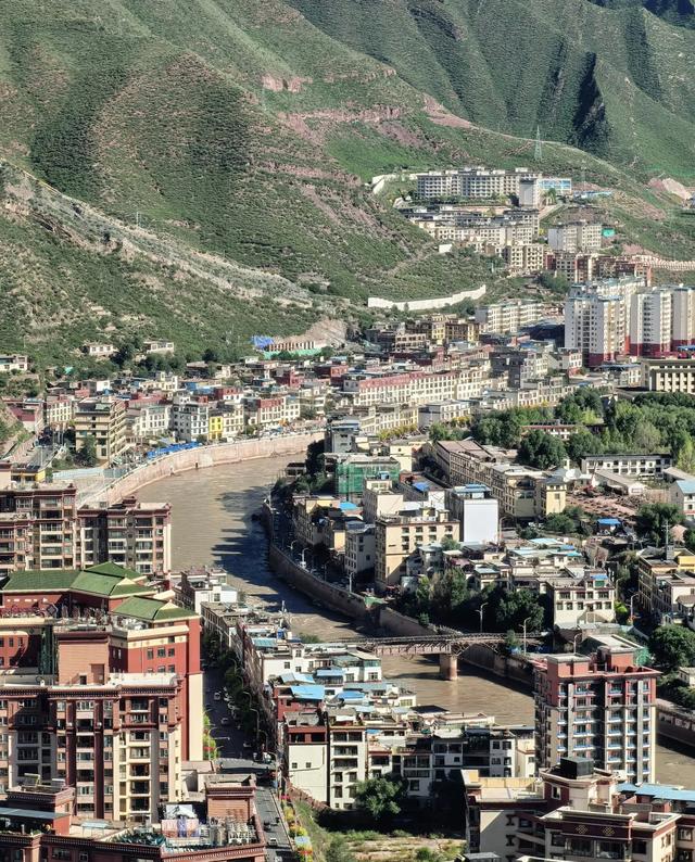 西藏6个地级市,那曲海拔高,林芝和昌都像南方,拉萨第一大城市