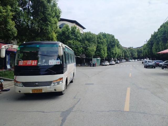 渝西永（川）荣（昌）边界点：观山坡