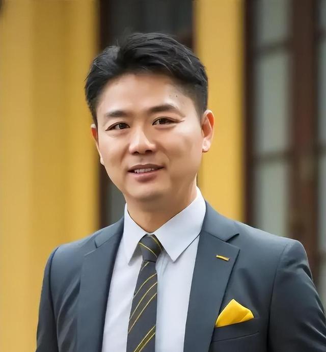 王健林想不到，刚卖完家当不到72小时，刘强东就出了这么大的风头