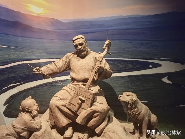 参观额尔古纳博物馆，了解蒙兀室韦和俄罗斯族历史，回青旅吃焖面