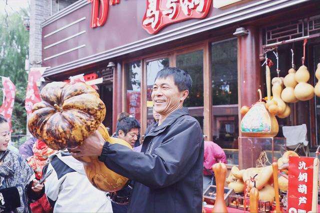 十七届江北水城·两河明珠（聊城）葫芦文化艺术节第二天人气沸腾
