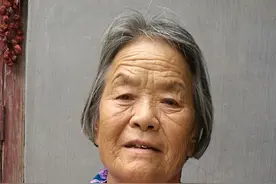 长嫂比母，几十年如一日地照顾不能自理的小叔子，二婶是人间菩萨图片
