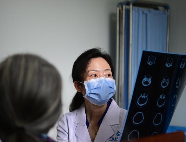 东北第二故乡三亚不香了？大批东北人纷纷撤离，背后原因令人无奈