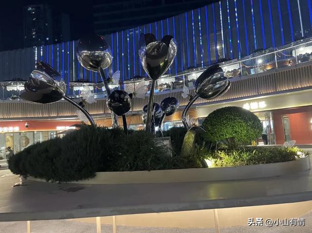 重庆的一奥天地,或许是全重庆有些小众和另类的商圈了