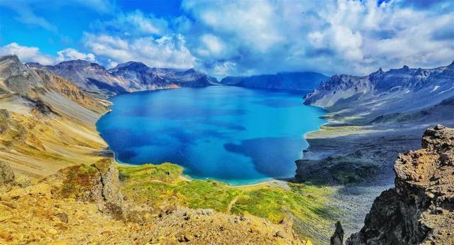 沈白高铁明日开通！长白山景区十一假期前6天门票已售罄，南景区仅8日剩500余张