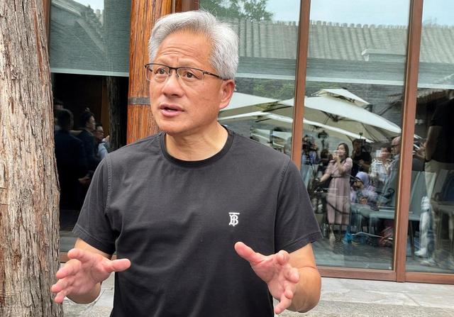 华人杀疯了！《时代》AI榜13席入列，任正非黄仁勋领衔逆袭