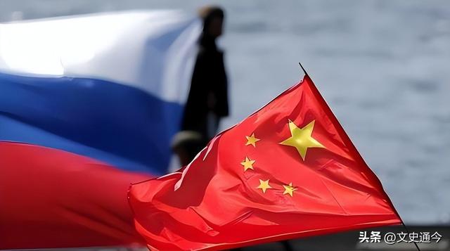 普京专机离开北京后，刚飞出中俄国境线，马上降落在了海参崴