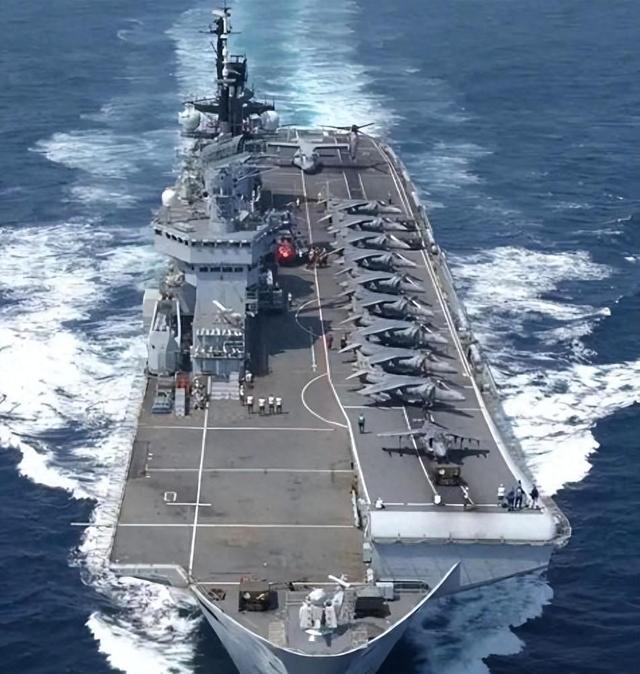 又让张召忠说中了？东拼西凑550亿建的2艘航母	，如今彻底成为累赘