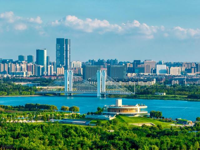 中国地理位置最佳的城市，不是武汉、广州，有望成为国际大都市！