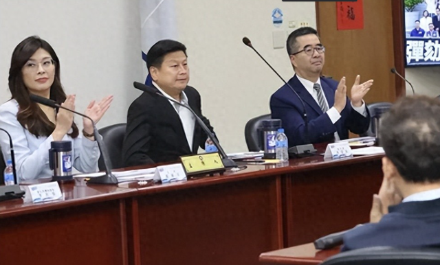 9票之差，弹劾提案通过，赖清德被要求辞职，傅崐萁号召全岛反攻