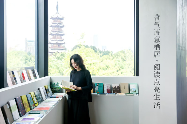 探徐汇｜在塔影香氛里读书，绝美！徐汇又添一打卡点