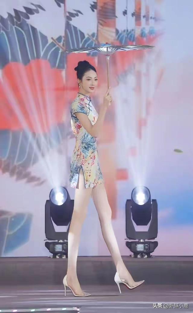 2025世界旅游小姐广东冠军彭佑恩，腿又细又长，身材比例堪称完美