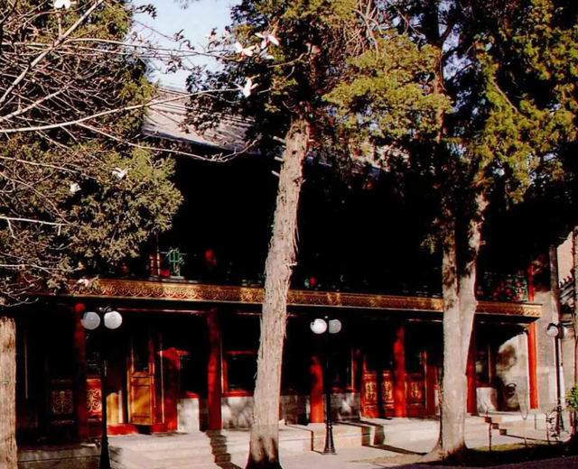 溥仪亲妹妹，活到2004年，临终前说了句溥仪一辈子都不敢说的话