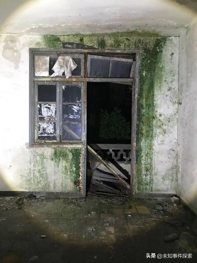 探索上海废弃医院：冰冷走廊回荡诡异声响