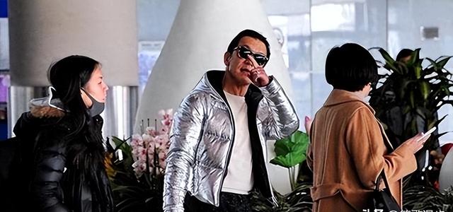 李咏：时隔多年死因被揭开，不是去美国玩乐，而是怕年迈双亲担心