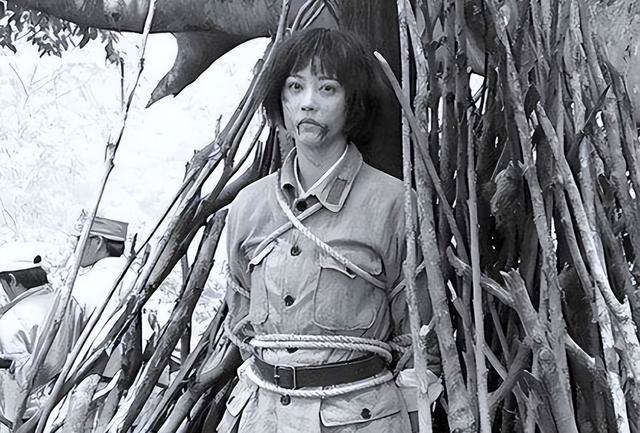 1950我军俘获一女土匪，审讯时她却说：我是红军，妇女独立团排长