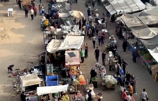 加沙人烧垃圾做饭，停火期救援仍受阻，过冬物资被卡关口
