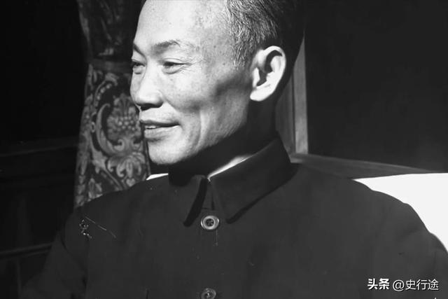 蒋介石败逃台湾之前，谁在掌管台湾，为啥老蒋一去他要拱手奉上？