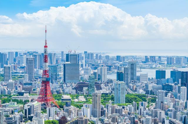 高市亮战争方案不到12小时，49条中日航线取消，中方罕见升级警告