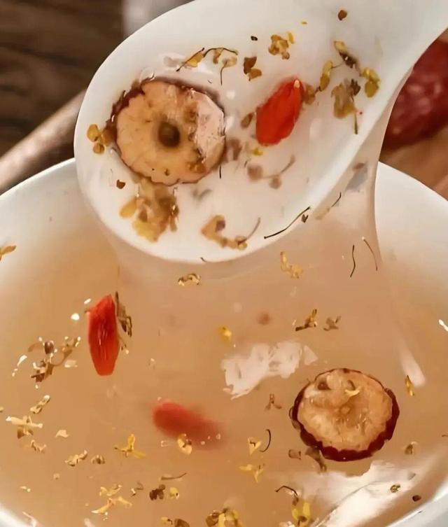 游在鹰潭｜这座城市秋日杀疯了！4重甜感暴击，谁来谁上头！「全球学子嘉游赣 奇绝鹰潭逍遥游」