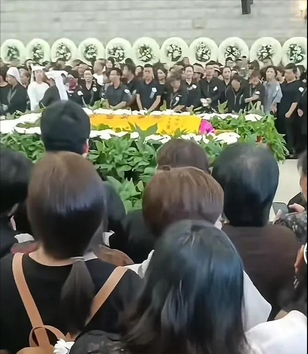 又一位明星抗癌失败！走上朱媛媛后路，迈巴赫送行，打百万抗癌针