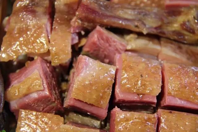 比西昌人少，比昆明更近！高铁直达20℃小众春城，赏花摘果泡温泉！3元草莓吃到撑~