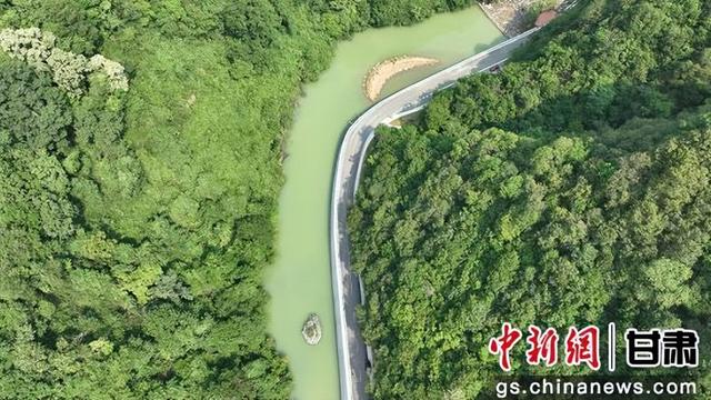 陇南徽县嘉陵江畔的秋日秘境