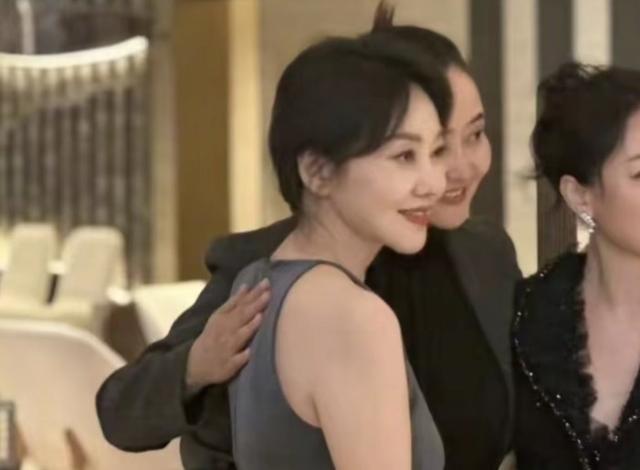 宁愿净身出户，也要与闫妮离婚的邹伟，19年过去现状如何