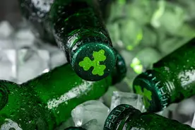 男子被啤酒瓶盖卡喉近1年浑然不知 医生：他的忍受能力比较强图片