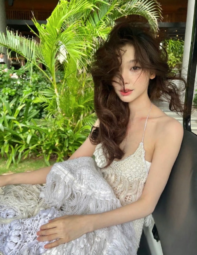 胡彦斌配不上易梦玲？网友议论纷纷，我看完合影后却有不同的看法