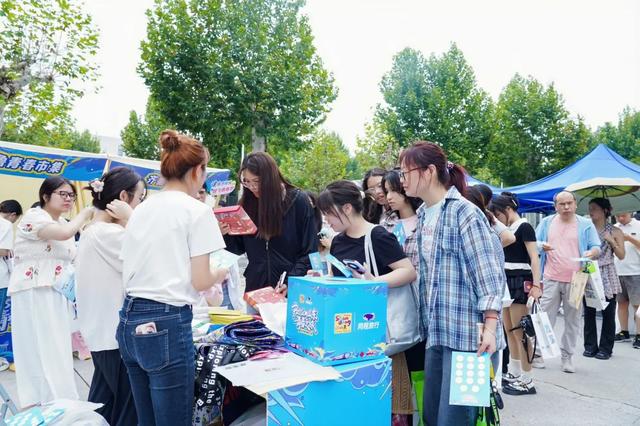 滕州文旅武汉博览会收获丰硕，文创产品出彩，展区人气爆棚