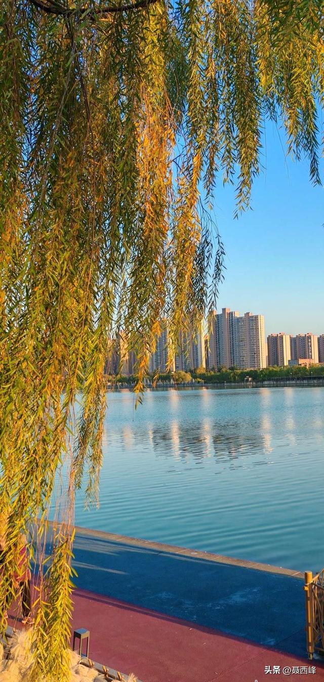 诗一首:日落咸阳湖