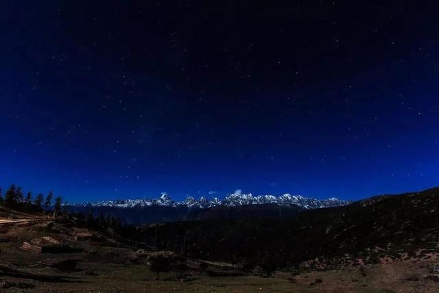 茶马古道第一站，赏日照金山、泡雪山温泉