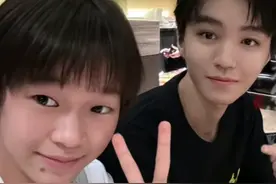 笑爆！全红婵环球影城惊魂记：紧抓王俊凯，鬼屋大冒险乐翻天图片