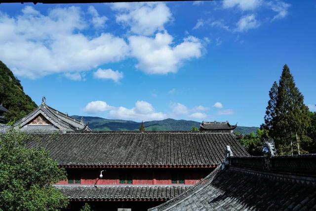 南北方温差大蹦迪？但这个城市正是出游好时候！