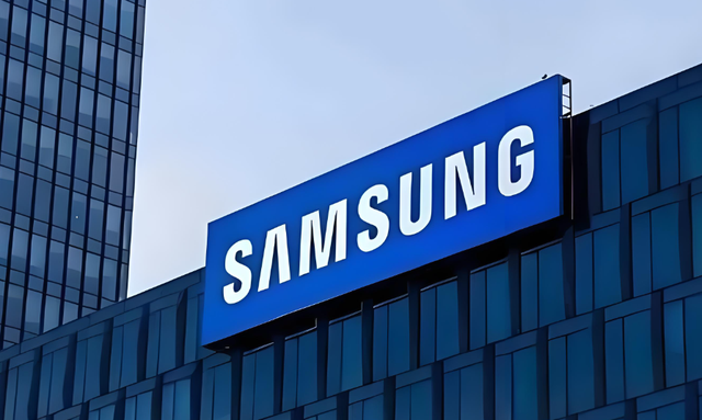 英特尔暴涨90%！特朗普巨资“入股”芯片，传说中的翻身仗来了？