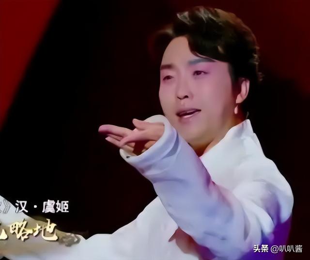 善恶终有报！47岁“跌落神坛”的李玉刚，终是活成了“跳梁小丑”