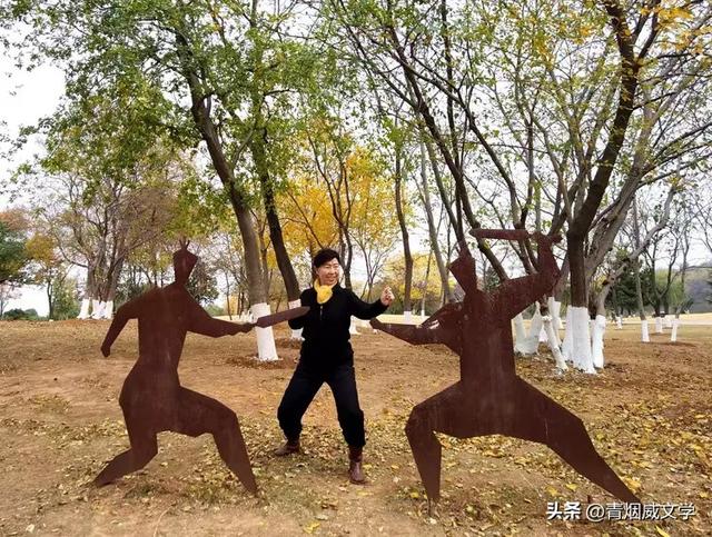 盘龙悠远银杏黄 水中学友情谊长