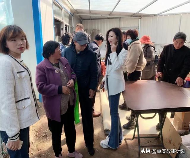 在山东，靠直播带货上牌桌的女人们