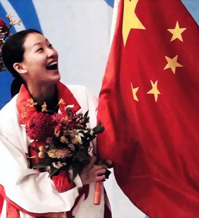 老夫少妻的"残酷现实"，在梁锦松和伏明霞，身上展现的淋漓尽致