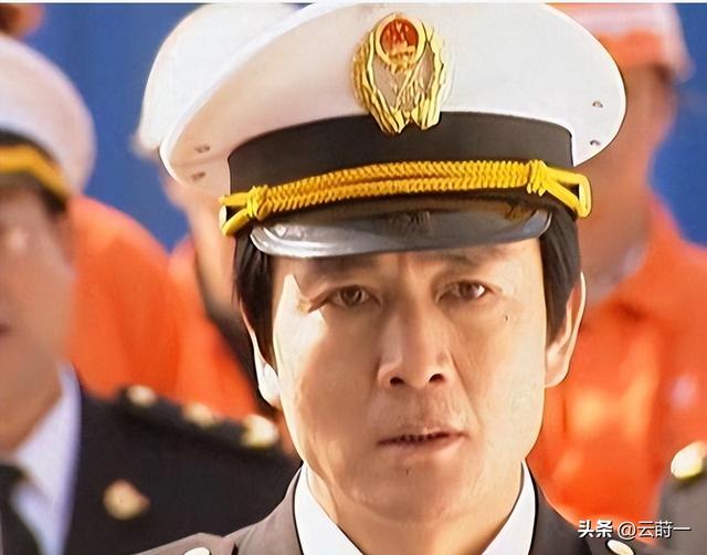 原来他早已去世，15岁演戏44岁走红	，47岁患癌离世，哥哥是熟面孔