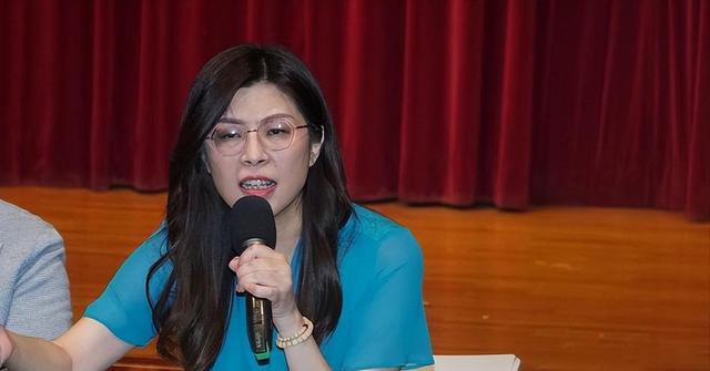 不装了？面对解放军武力夺台，郑丽文语出惊人，喊出“武力保台”