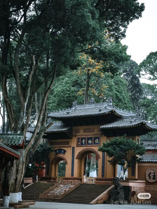全部免费！成都周边10条最适合9月的徒步线，沿途风光美爆！当天来回不费腿！