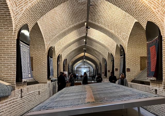 伊朗博物馆曝珍贵馆藏：千年织物见证文明，古医术遗存引关注