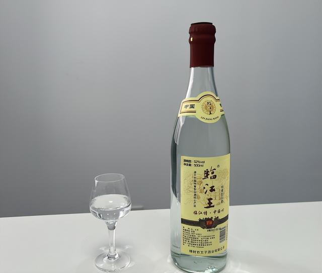 胖东来“光瓶酒”卖爆后，又一白酒走红	，100%纯粮酿造仅售128元
